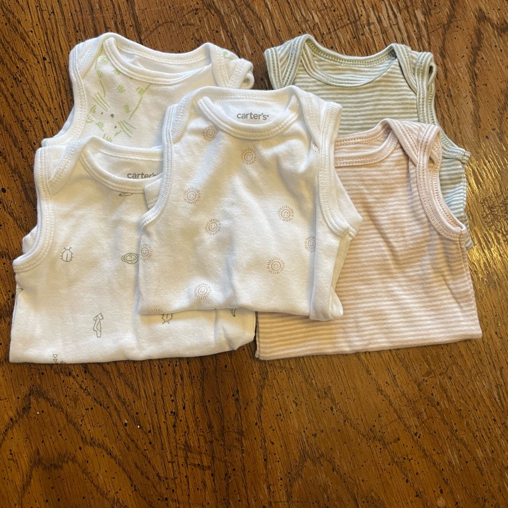 Newborn sleeveless bodysuits